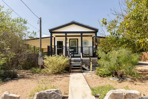 Exterior - 118 Flatrock Ln, Junction, TX 76849 photo 2 of 7