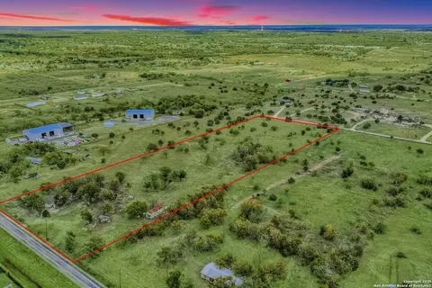 350 Williamson Rd, Kyle, TX 78641