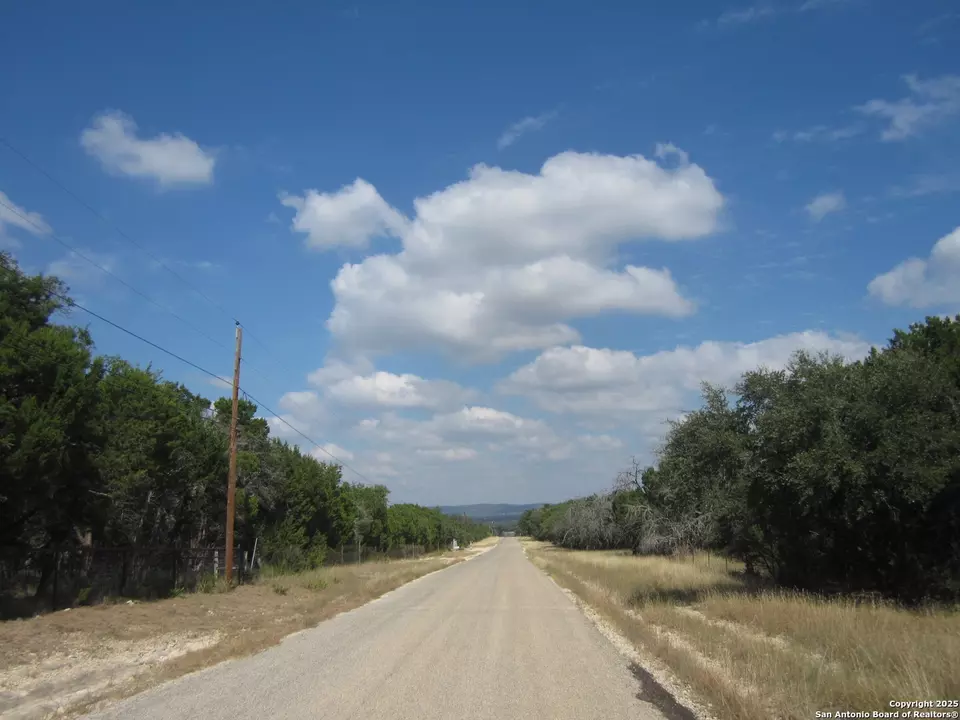  1318 Oak Ridge Ln, Pipe Creek, TX 78063 photo 35