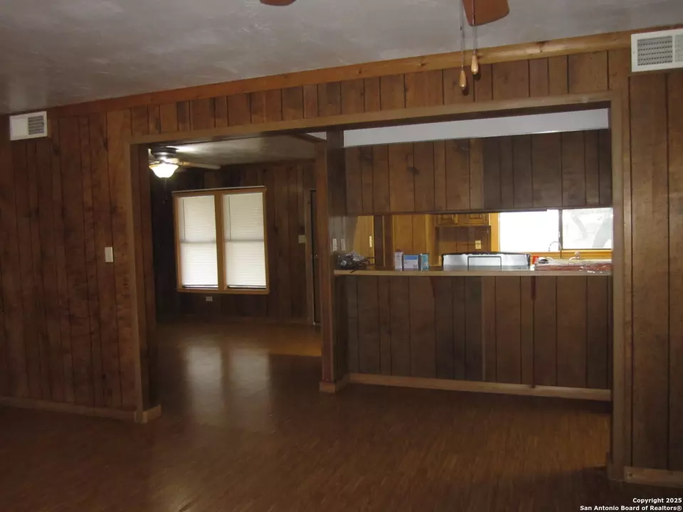  1318 Oak Ridge Ln, Pipe Creek, TX 78063 photo 12