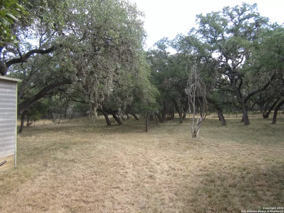 1318 Oak Ridge Ln, Pipe Creek, TX 78063 photo 25