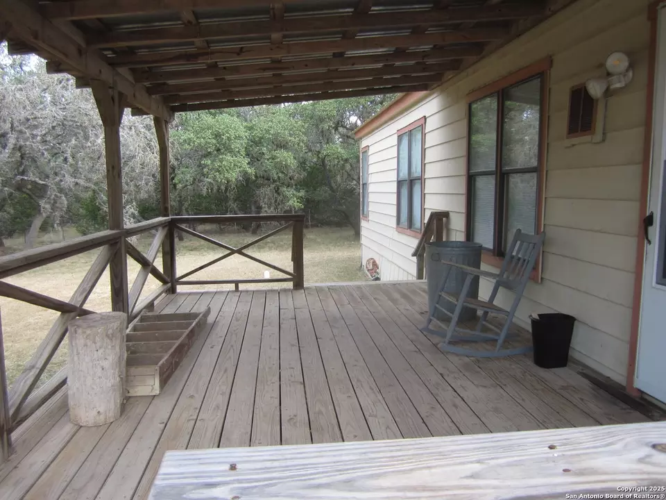  1318 Oak Ridge Ln, Pipe Creek, TX 78063 photo 6