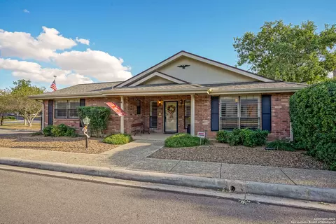 6118 Crescent Fls, Windcrest, TX 78239