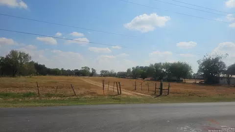 18000 Wisdom Rd, Lytle, TX 78052