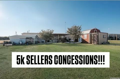 55 Gallinas Crk, Pleasanton, TX 78064