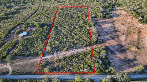 00 W King Ln, Tuleta, TX 78162