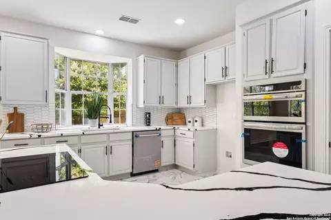 2023 Flint Oak, San Antonio, TX 78248