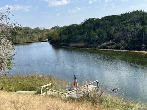 630 Indian Mound, Tarpley, TX 78883