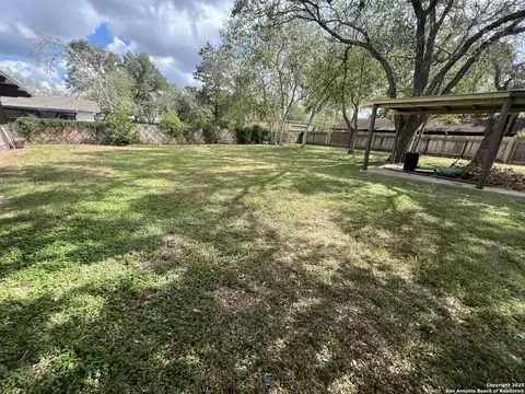 400 E Randall, Beeville, TX 78102 photo 6