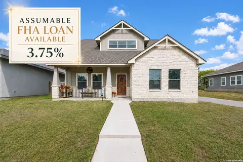 752 Crestview, Floresville, TX 78114