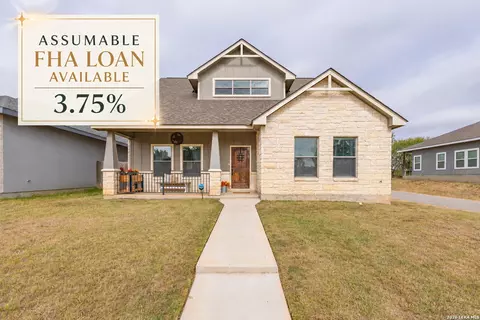 752 Crestview, Floresville, TX 78114