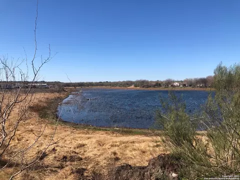 516 Cr 6843, Lytle, TX 78052 photo 5