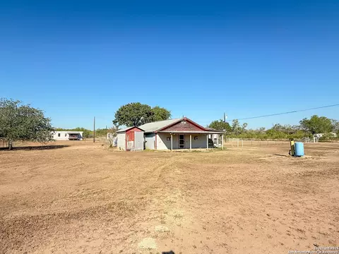 179 Pr 6624, Devine, TX 78016 photo 5