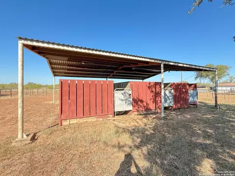 179 Pr 6624, Devine, TX 78016 photo 8