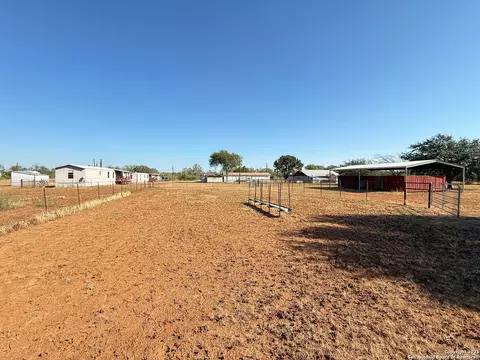 179 Pr 6624, Devine, TX 78016 photo 9