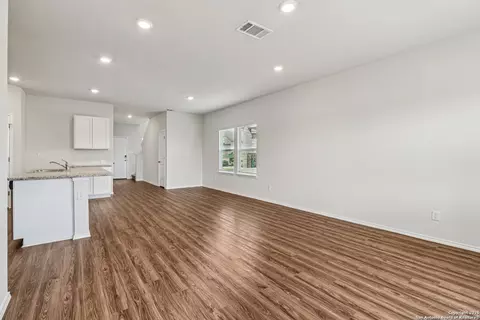 4006 Bay Leaf, Von Ormy, TX 78073 photo 3