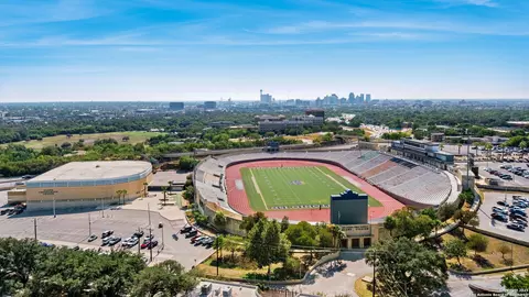 700 E Hildebrand #1401, San Antonio, TX 78212