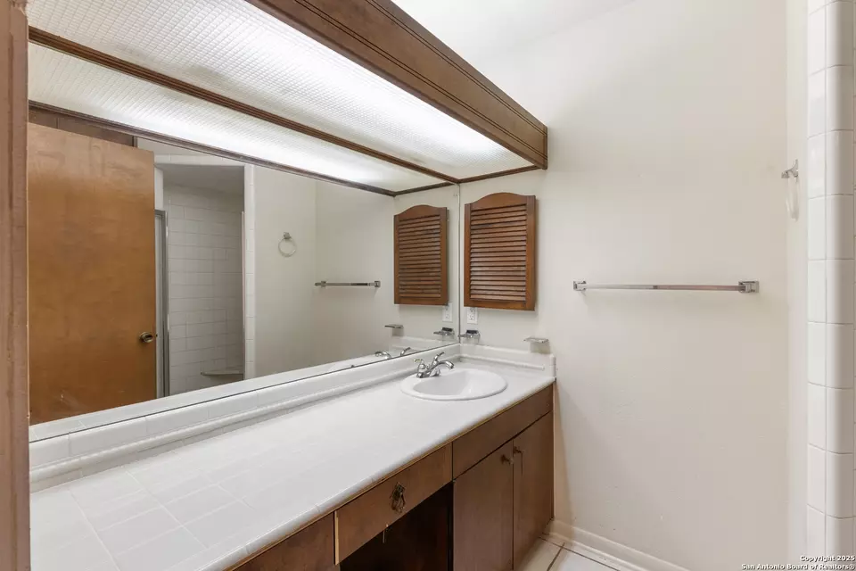 Bath - 9614 Tioga, San Antonio, TX 78230 photo 2 of 4