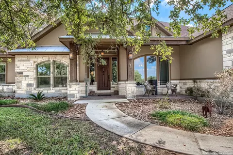144 Woodlands Dr, La Vernia, TX 78121