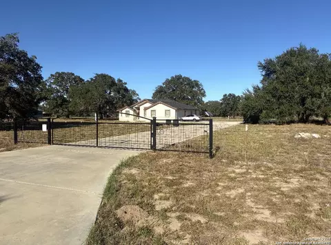 3992 Fm 1784, Pleasanton, TX 78064