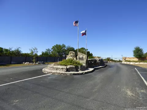198 Magnolia Mdw, Canyon Lake, TX 78133