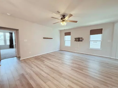 Living - 9110 Devils Riv, Converse, TX 78109 photo 7 of 8
