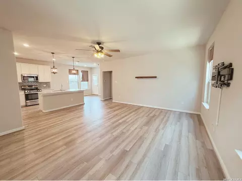 Living - 9110 Devils Riv, Converse, TX 78109 photo 8 of 8