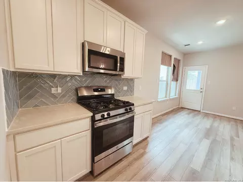 Kitchen - 9110 Devils Riv, Converse, TX 78109 photo 4 of 4