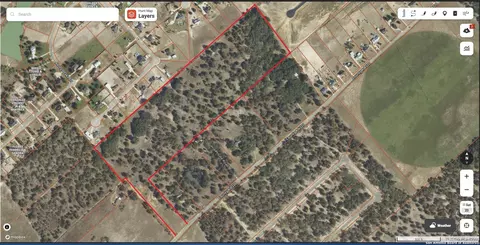 759 County Road 320, Floresville, TX 78114