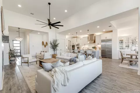 23414 Grande Vis, San Antonio, TX 78261