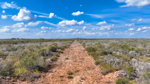 2650 Cr 345, San Diego, TX 78384