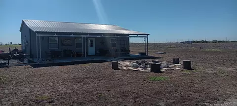 351 Ebert, Marion, TX 78124 photo 6