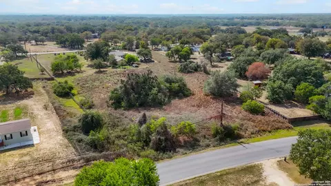 3810 New Mathis, Elmendorf, TX 78112