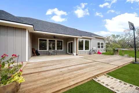 Exterior - 558 County Road 7713, Devine, TX 78016 photo 1 of 6
