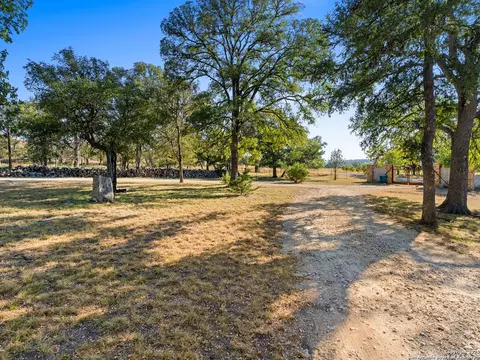 1719 Fm 1376, Sisterdale, TX 78006