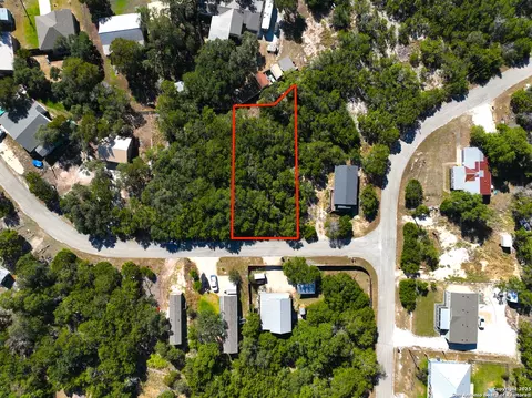 426 Clay Rdg, Canyon Lake, TX 78133