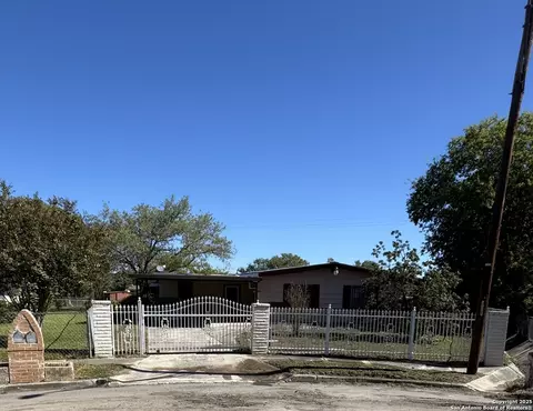 5247 Village Gln, San Antonio, TX 78218