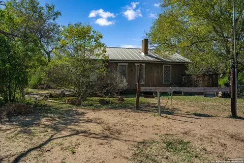 Exterior - 14350 Interstate 35, Von Ormy, TX 78073 photo 5 of 7