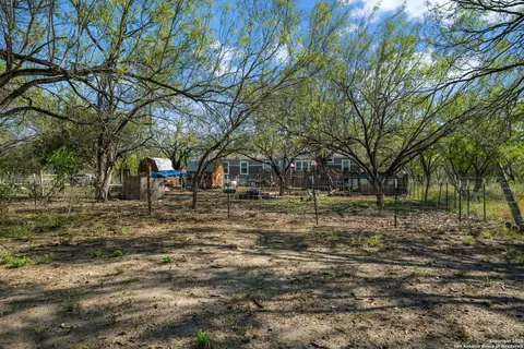 Exterior - 14350 Interstate 35, Von Ormy, TX 78073 photo 4 of 7