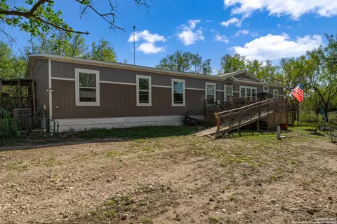Exterior - 14350 Interstate 35, Von Ormy, TX 78073 photo 2 of 7