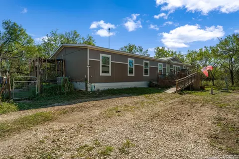 Exterior - 14350 Interstate 35, Von Ormy, TX 78073 photo 1 of 7