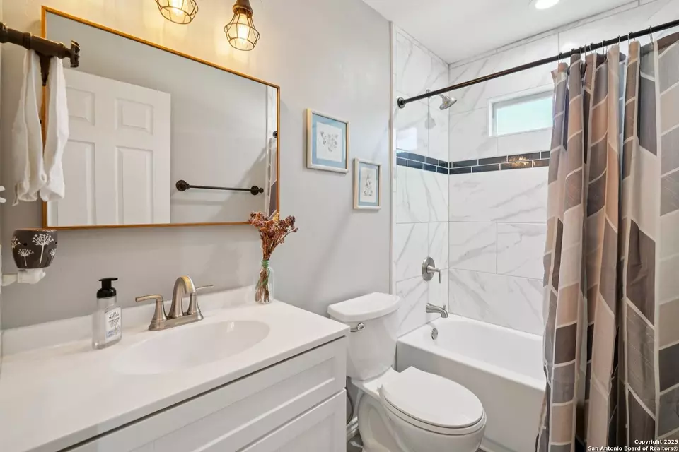 Bath - 636 Skyline Dr, Bandera, TX 78003 photo 2 of 2