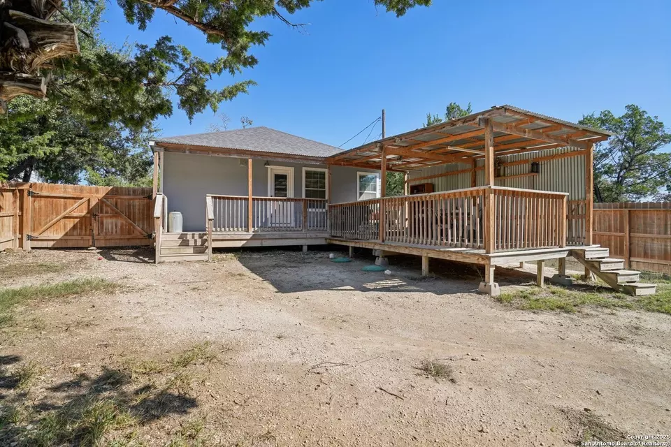 Exterior - 636 Skyline Dr, Bandera, TX 78003 photo 8 of 9