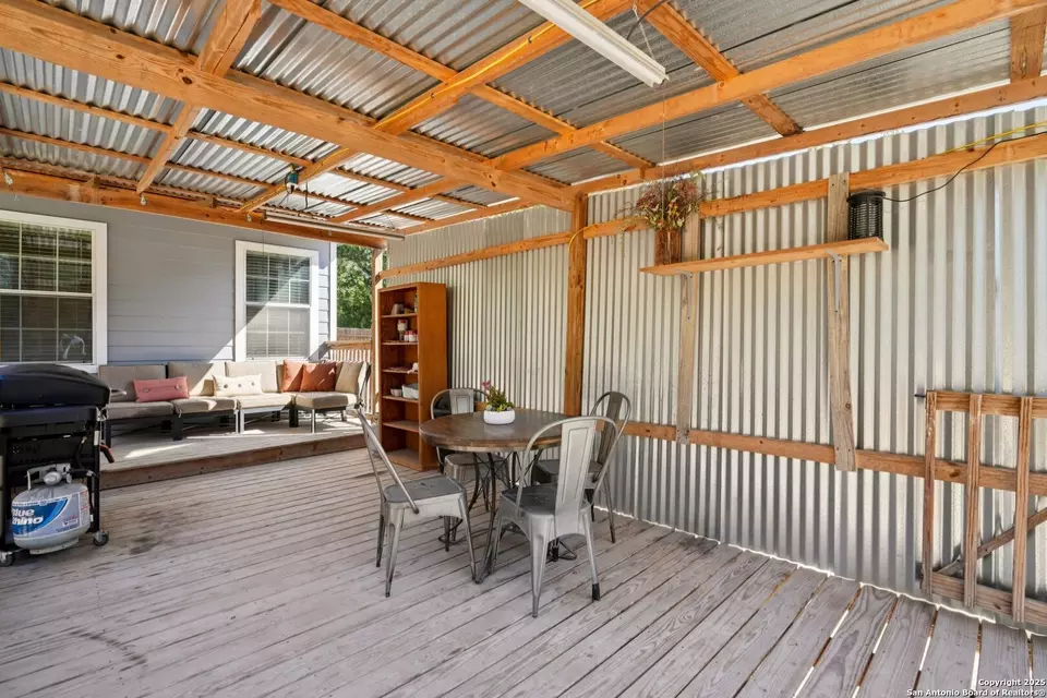 Exterior - 636 Skyline Dr, Bandera, TX 78003 photo 6 of 9