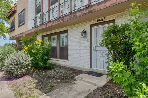 6655 Crown Rdg, San Antonio, TX 78239