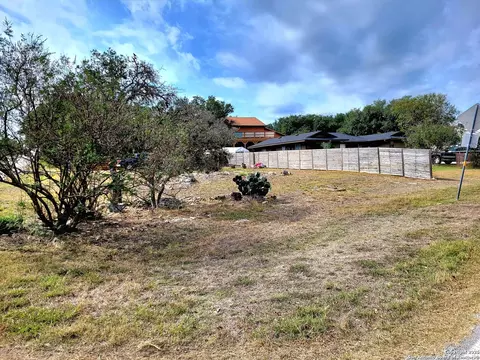 2566 Glenn Dr, Canyon Lake, TX 78133
