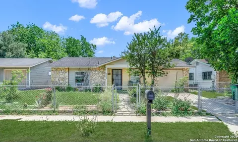 5118 War Cloud Dr, San Antonio, TX 78242