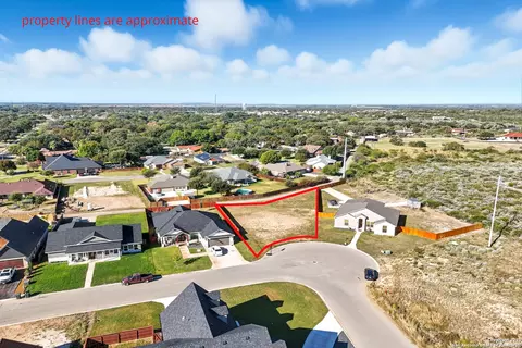 7 Hope, Uvalde, TX 78801