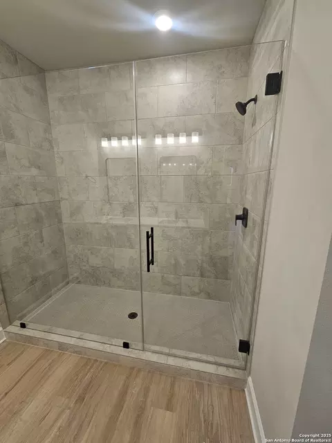 Bath - 7205 Exeter, Spring Branch, TX 78070 photo 2 of 3