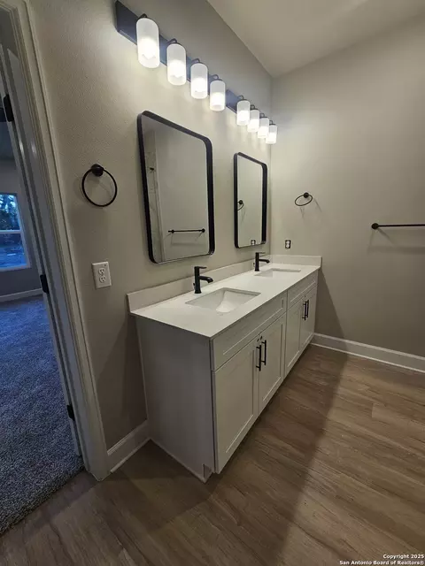 Bath - 7205 Exeter, Spring Branch, TX 78070 photo 1 of 3